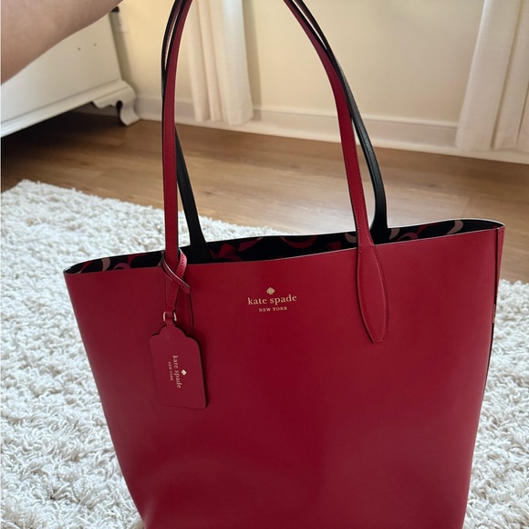 kate spade Handbags - Reversible Kate Spade Tote